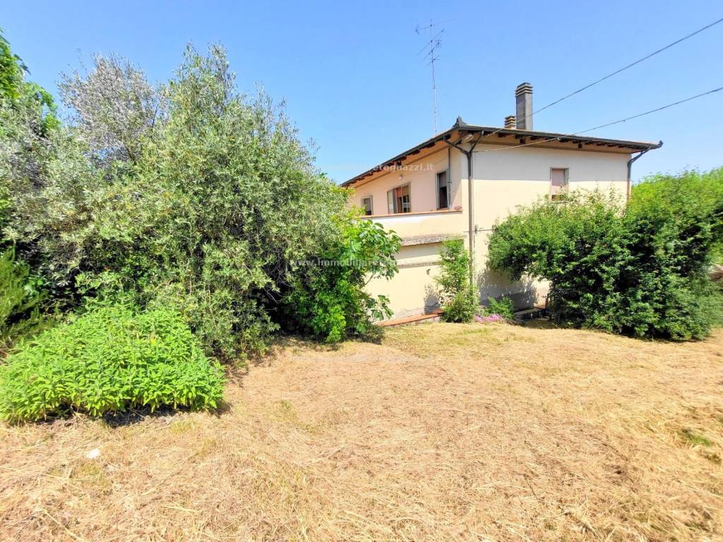 Palazzo / stabile a Gambassi terme in Località Badia a Cerreto - Foto 2