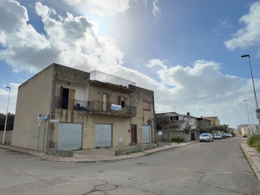 Casa indipendente a Cagliari in Via Francesco Riso, 39 - Foto 2