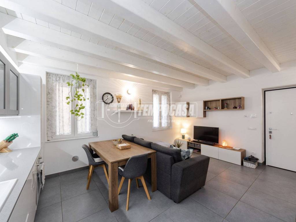 Casa indipendente a Barzanò in Via dei mille - Foto 2