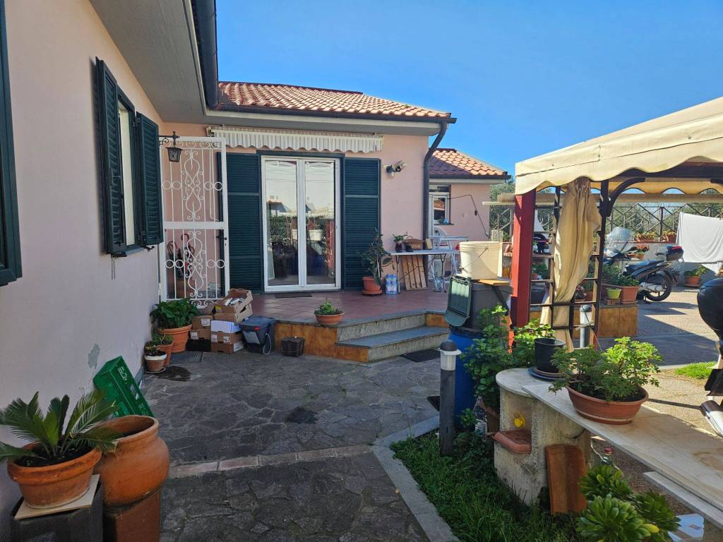 Villetta a schiera a Livorno in Via di Montenero - Foto 4