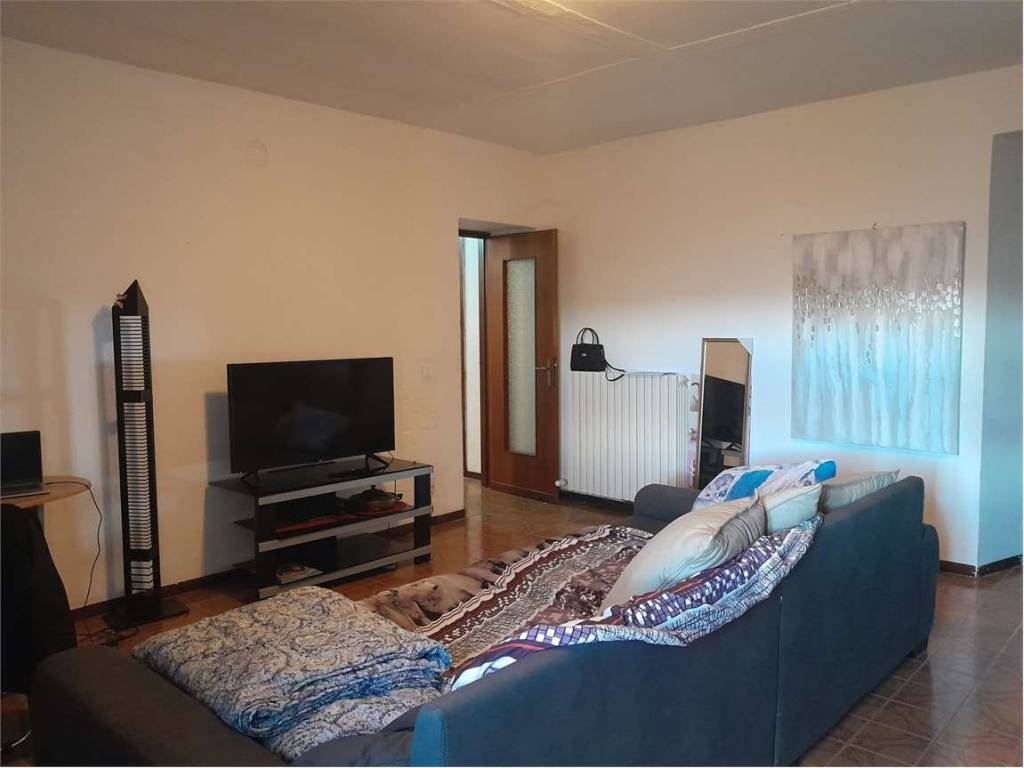 Appartamento a Borgomanero in VIA IGNAZIO FORNARA, 5 - Foto 3