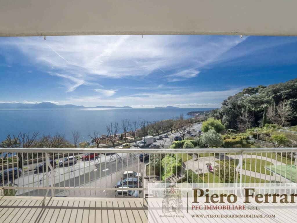 Appartamento a Napoli in via petrarca 141 - Foto 1