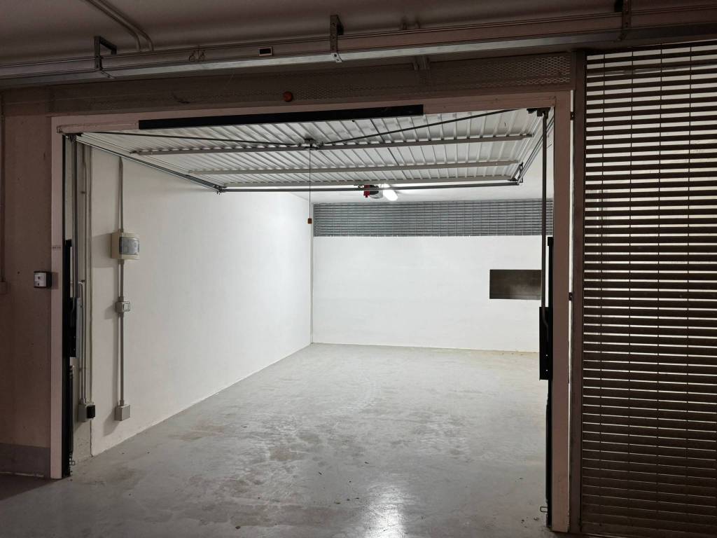 Box / garage a Salerno in Viale degli Olmi, 8 - Foto 4