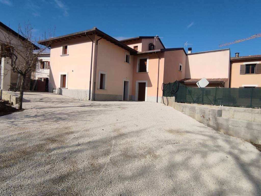 Casa indipendente a L'aquila in Via Madonna delle Stelle - Foto 2