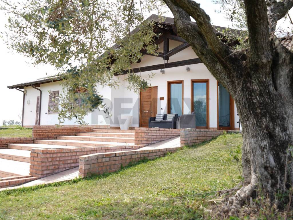 Villa a Latina in strada Chiesuola, 128 - Foto 2