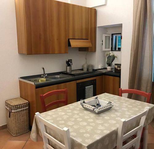 Casa indipendente a Ostuni in Piazzale Domenico Colucci, 3 - Foto 3