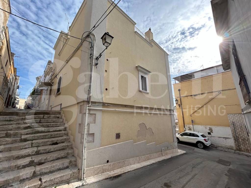 Casa indipendente a Canosa di puglia in via doge grimani, 37 - Foto 2