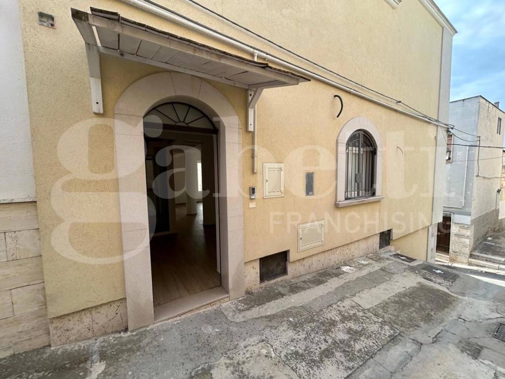 Casa indipendente a Canosa di puglia in via doge grimani, 37 - Foto 3