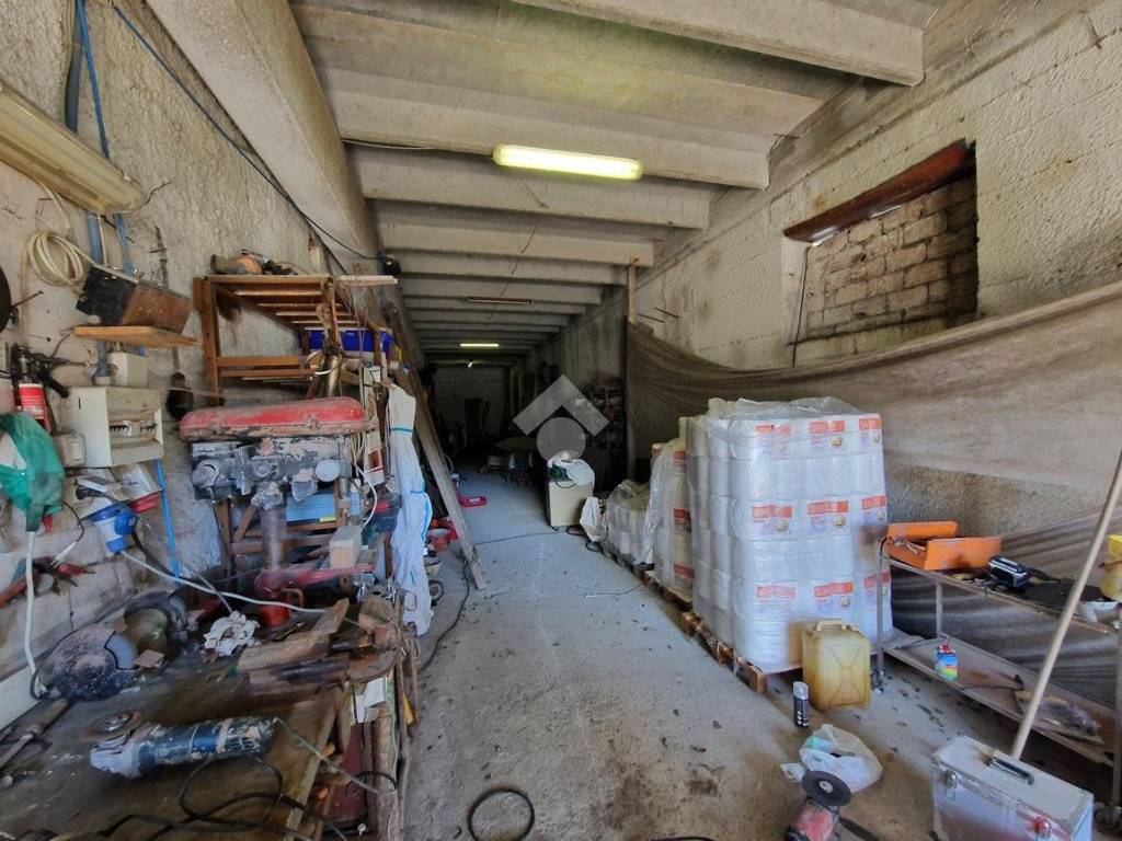 Immobile a Riccò del golfo di spezia in Deposito Via Graveglia, 41 - Foto 2