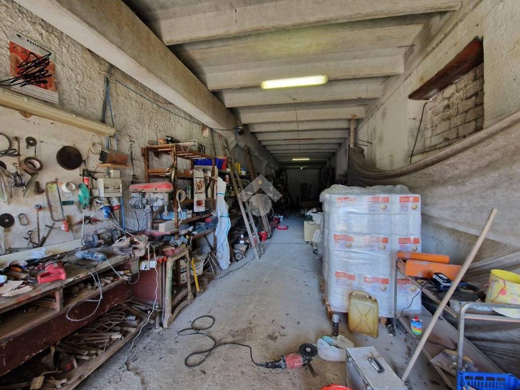 Immobile a Riccò del golfo di spezia in Deposito Via Graveglia, 41 - Foto 3