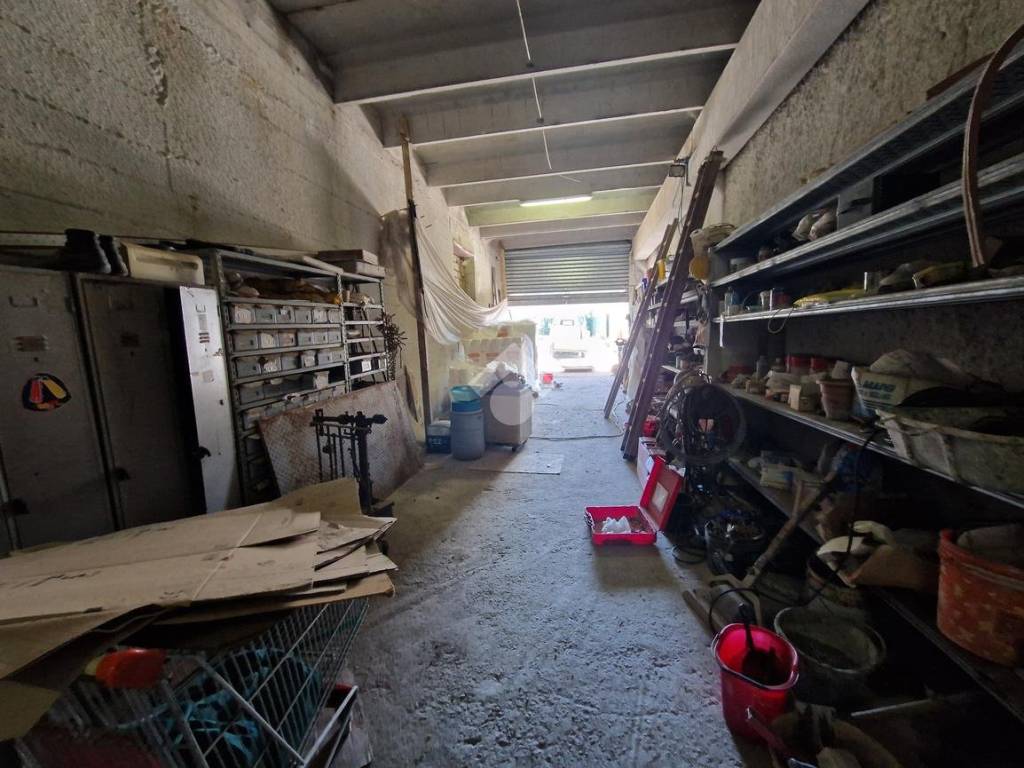 Immobile a Riccò del golfo di spezia in Deposito Via Graveglia, 41 - Foto 4