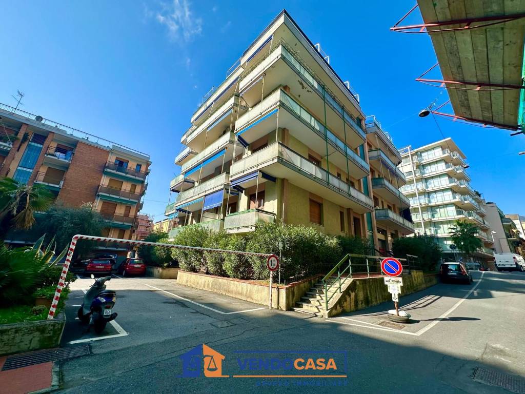 Appartamento a Loano in Via Venezia - Foto 2