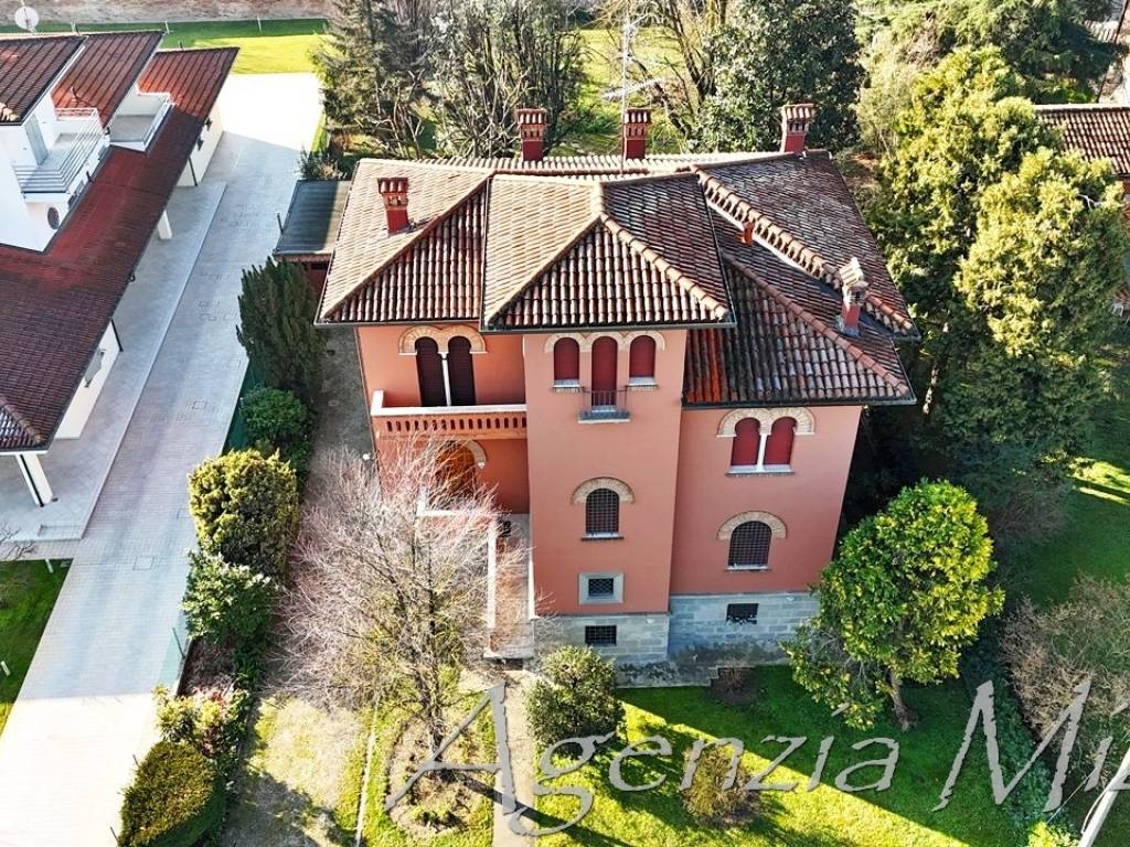 Villa a Lugo in Viale Giovanni Bertacchi - Foto 2
