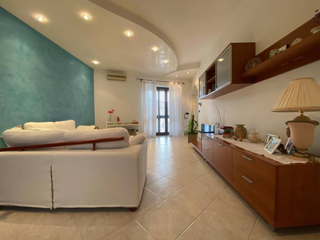 Casa indipendente a Cassano delle murge in Piazza Giuseppe Garibaldi - Foto 3