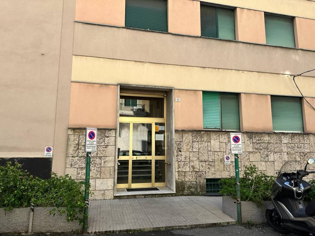 Appartamento a Genova in Via Generale Manfredo Fanti, 9 - Foto 2