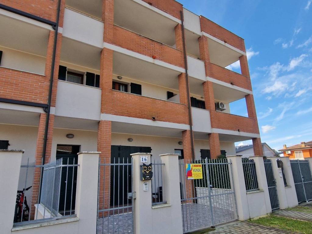 Villetta a schiera a Comacchio in Viale Giuseppe Ghirardelli - Foto 2