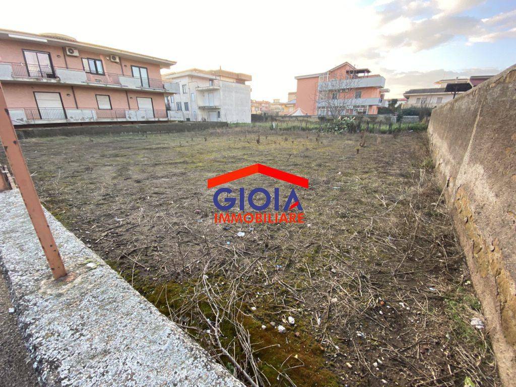 Terreno a Mondragone in Via Lorenzo dei Medici, 8 - Foto 2