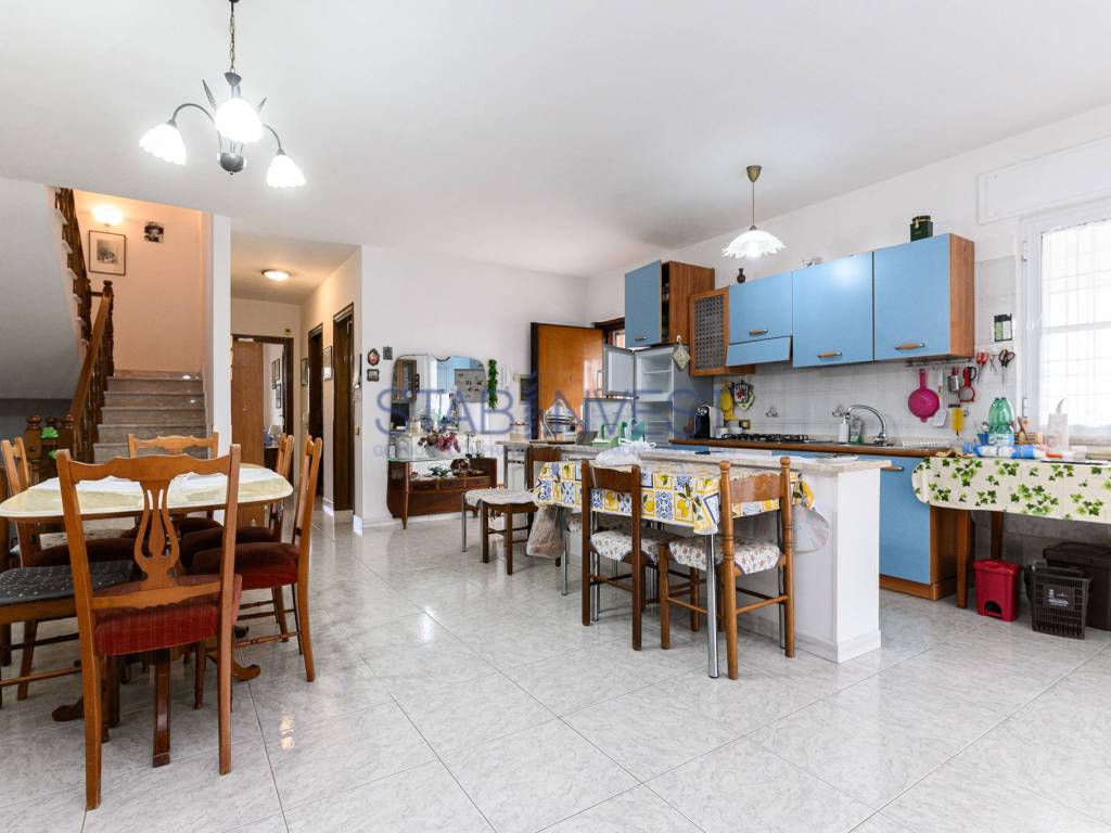 Villa a Sabaudia in Via Amerigo Vespucci - Foto 4