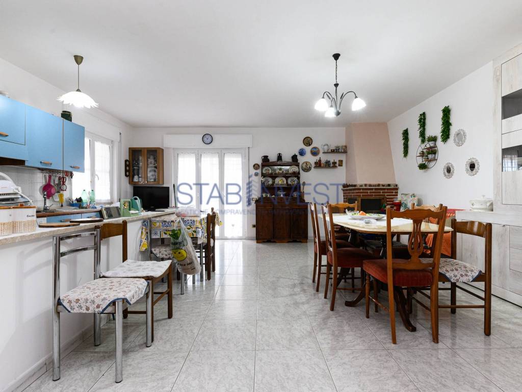 Villa a Sabaudia in Via Amerigo Vespucci - Foto 5