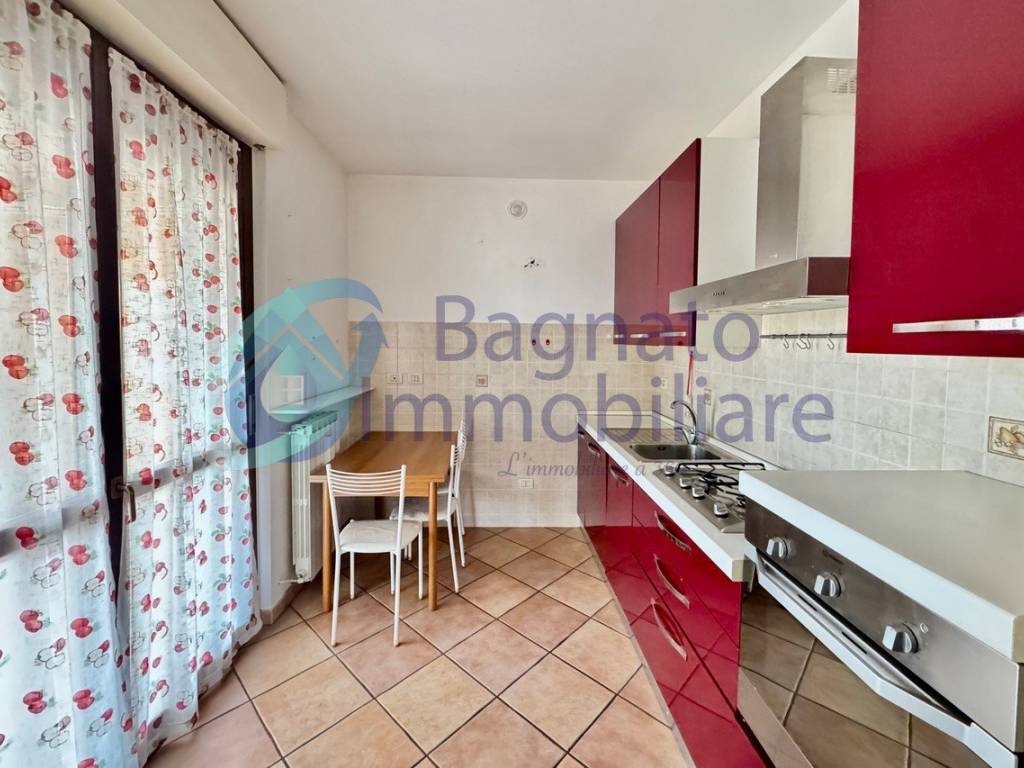 Appartamento a Galliate in Via Alessandro Volta, 14 - Foto 2