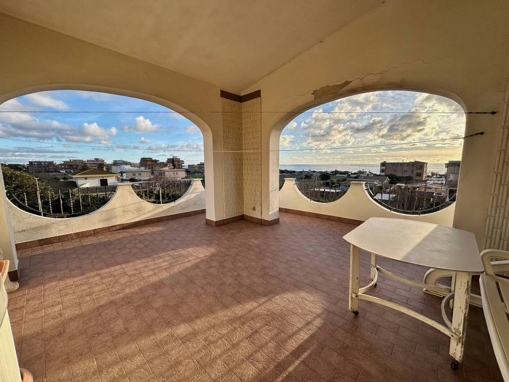 Attico / mansarda a Fiumicino in Via Florinas - Foto 2