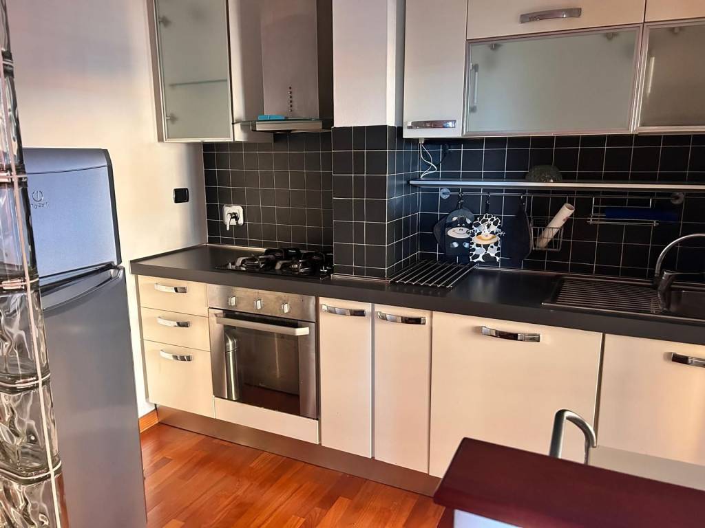 Appartamento a Genova in Via Paolo Magretti - Foto 2