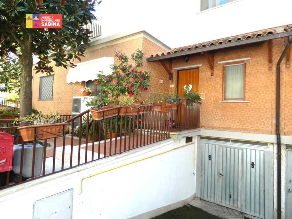 Villa a Poggio mirteto in Via Giacomo Matteotti, 109 - Foto 5