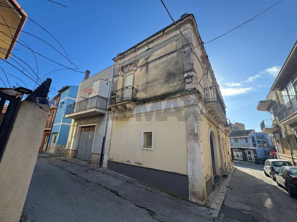 Casa indipendente a Pachino in VIA C. CATTANEO, 3 - Foto 4