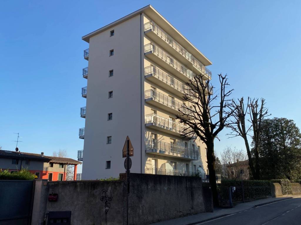 Appartamento a Imbersago in Via Castelbarco, 15 - Foto 2