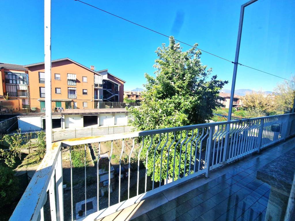 Villa a Collegno in Via Villa Cristina, 8 - Foto 2