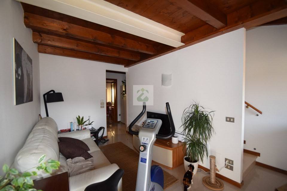 Appartamento a Schio in VIA PORTA DI SOTTO, 28 - Foto 2