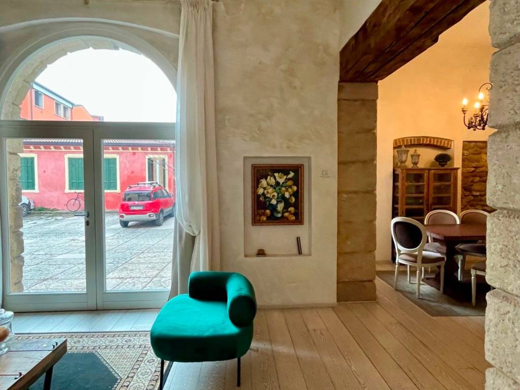 Appartamento a Verona in Via Dietro Pallone, 12 - Foto 4