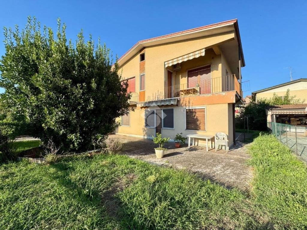 Appartamento a Codogno in Viale Giovanni XXIII°, 16 - Foto 2