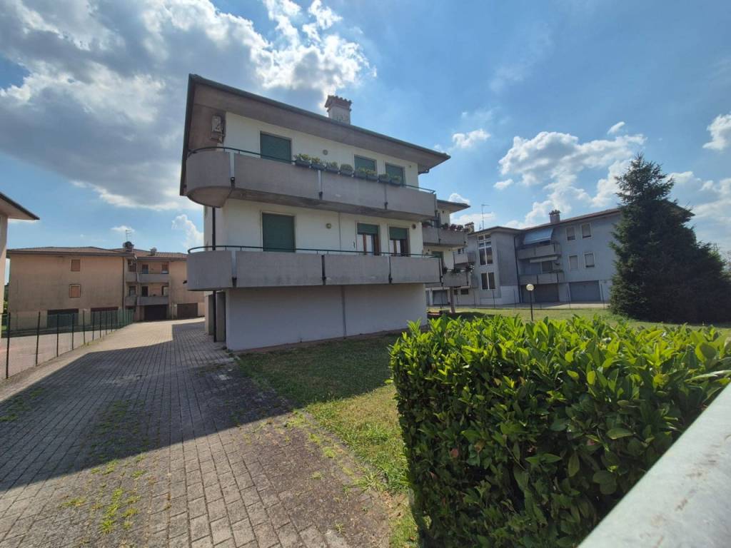 Appartamento a Lonigo in via pietro dalla torre - Foto 2