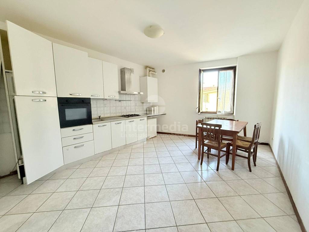 Appartamento a Capriano del colle in Piazza Giuseppe Mazzini, 7 - Foto 2