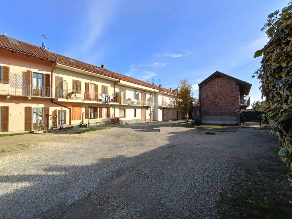 Appartamento a Rivoli in Via Giovanni Battista Viotti, 55 - Foto 2