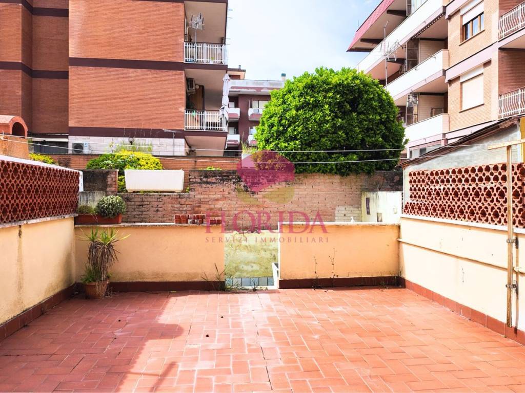 Appartamento a Pomezia in Viale Italia - Foto 4