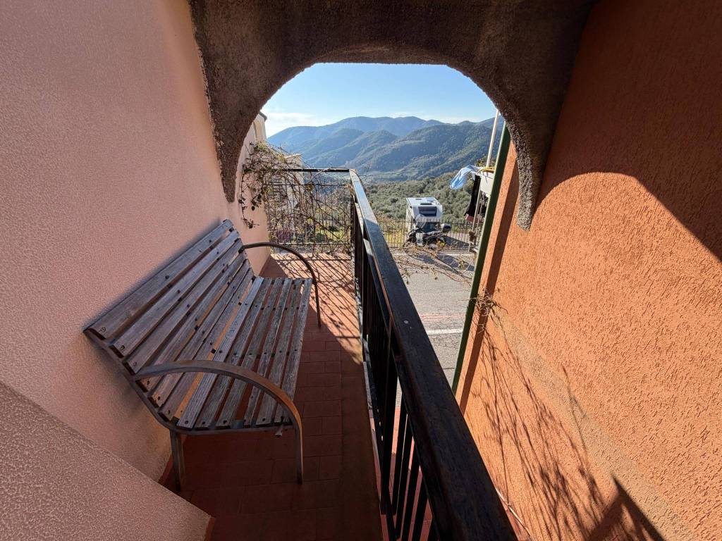 Appartamento a Finale ligure in Via per Gorra - Foto 4