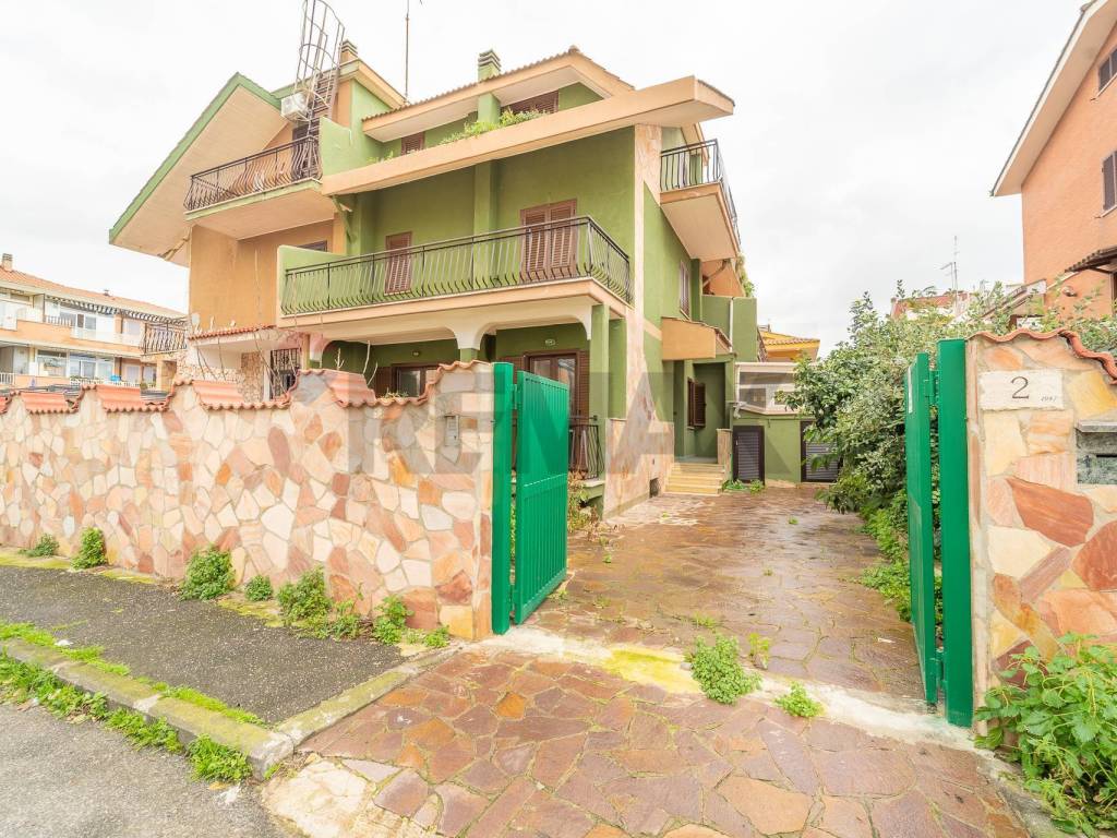 Villa a Ladispoli in Via Pietro Fumaroli, 2 - Foto 2