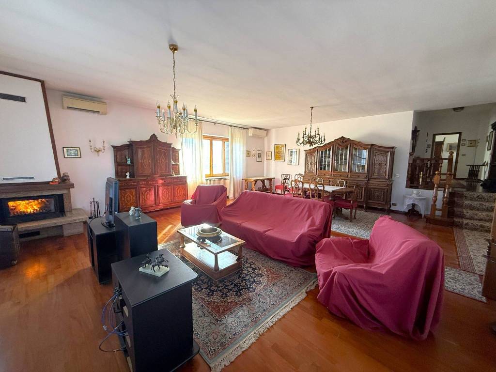 Villa a Foglizzo in Strada Ponte Rosso, 18 - Foto 3