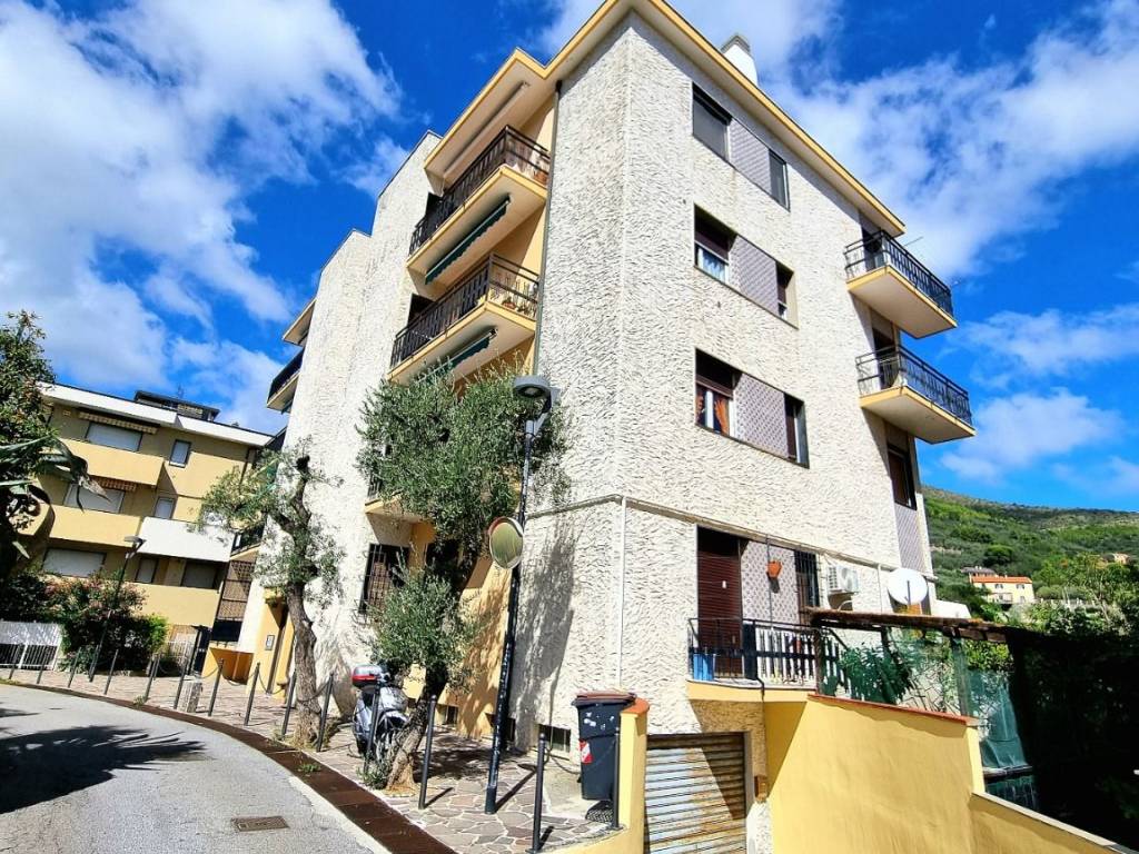 Appartamento a Spotorno in Via Imperia - Foto 3