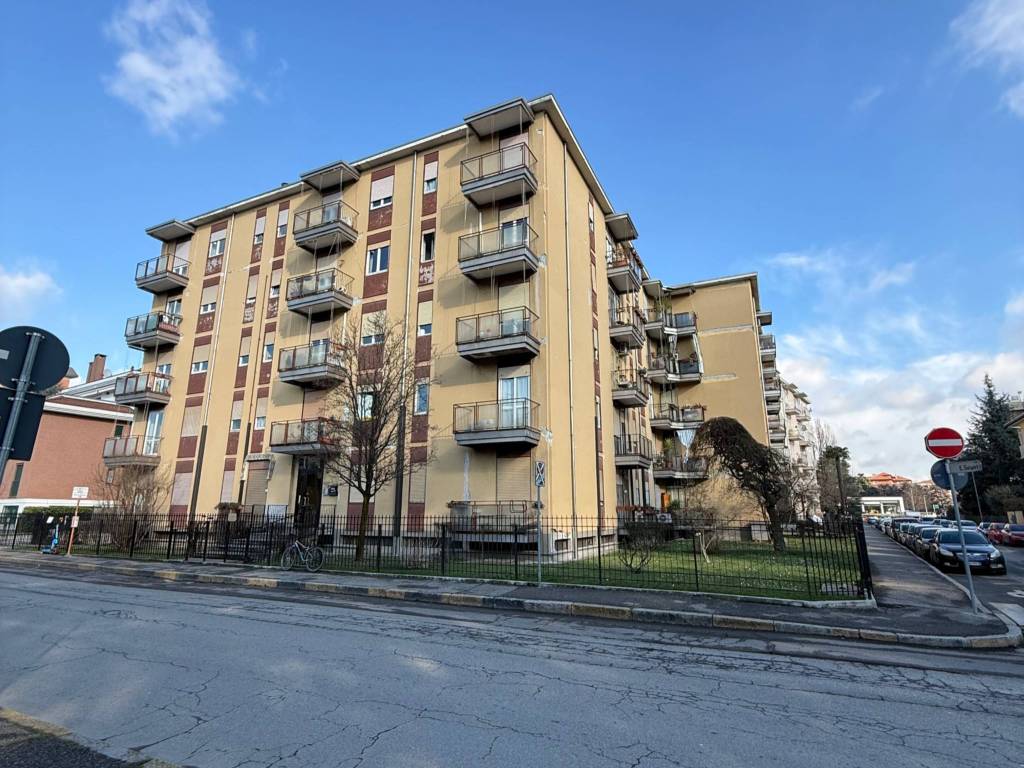 Appartamento a Monza in Via Antonio Cederna, 56 - Foto 3