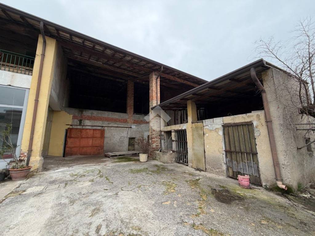 Rustico / casale a Calcinato in Via S. Vincenzo, 39 - Foto 5