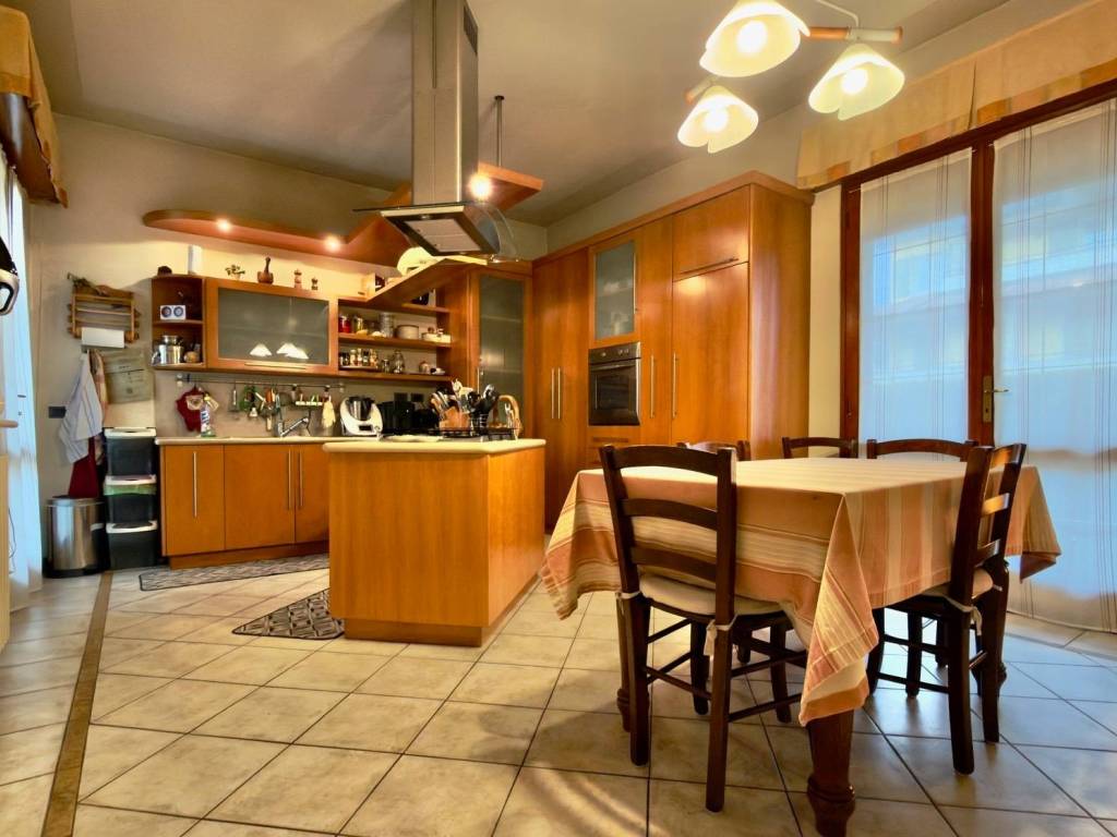 Villa a Castegnato in Via I Maggio - Foto 4