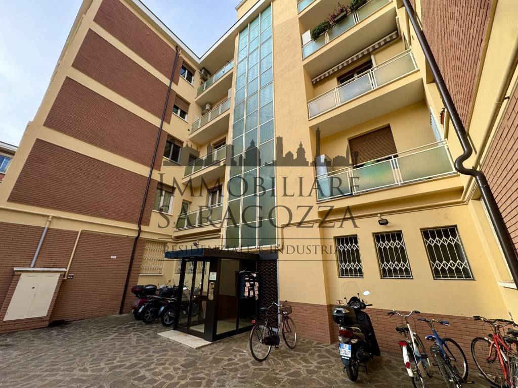 Appartamento a Bologna in VIA ANDREA COSTA, 61 - Foto 2