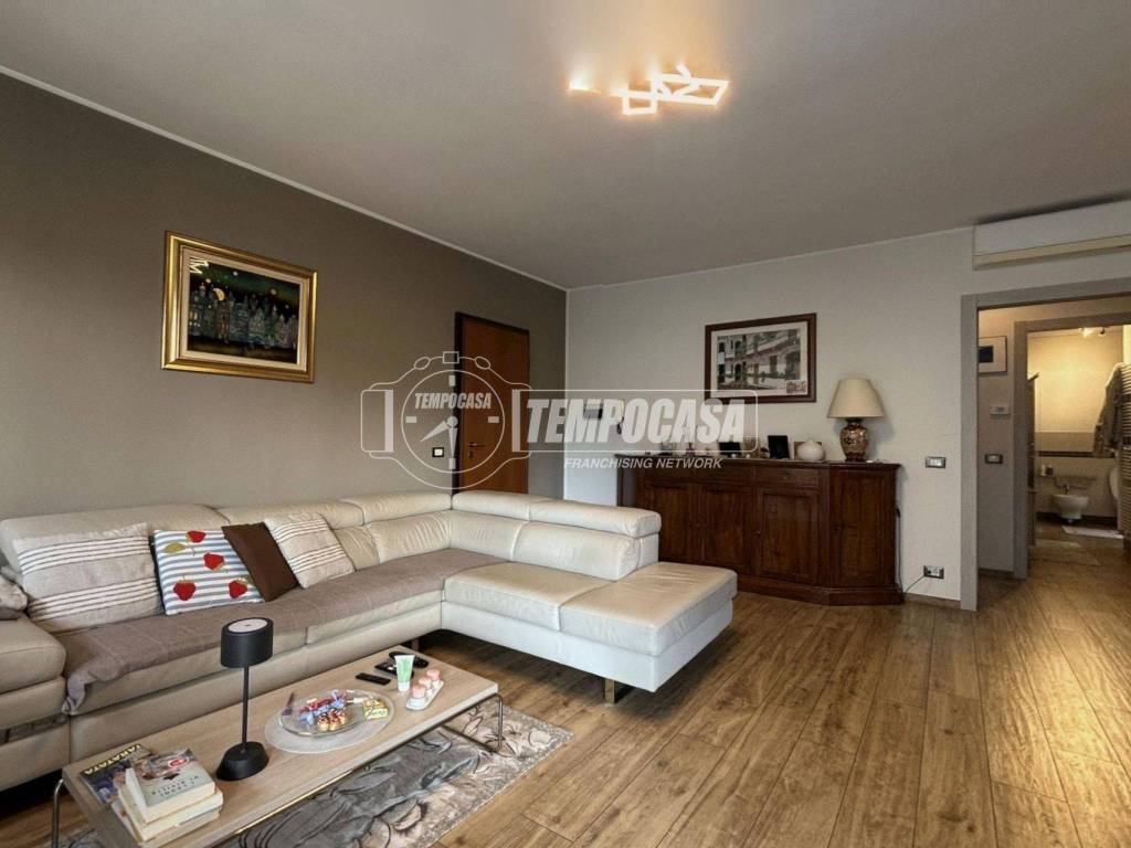 Appartamento a Verbania in Via Repubblica 58/B - Foto 2