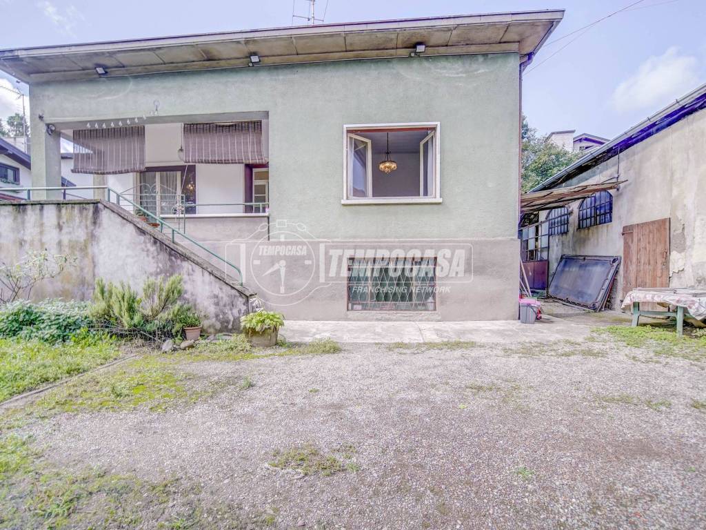Villa a Cassano magnago in Via Guglielmo Marconi 43 - Foto 2