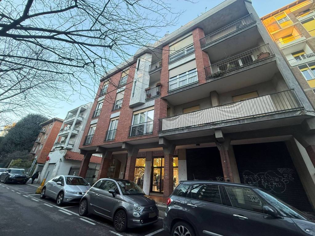 Appartamento a Saronno in Via Tommaso Grossi - Foto 2
