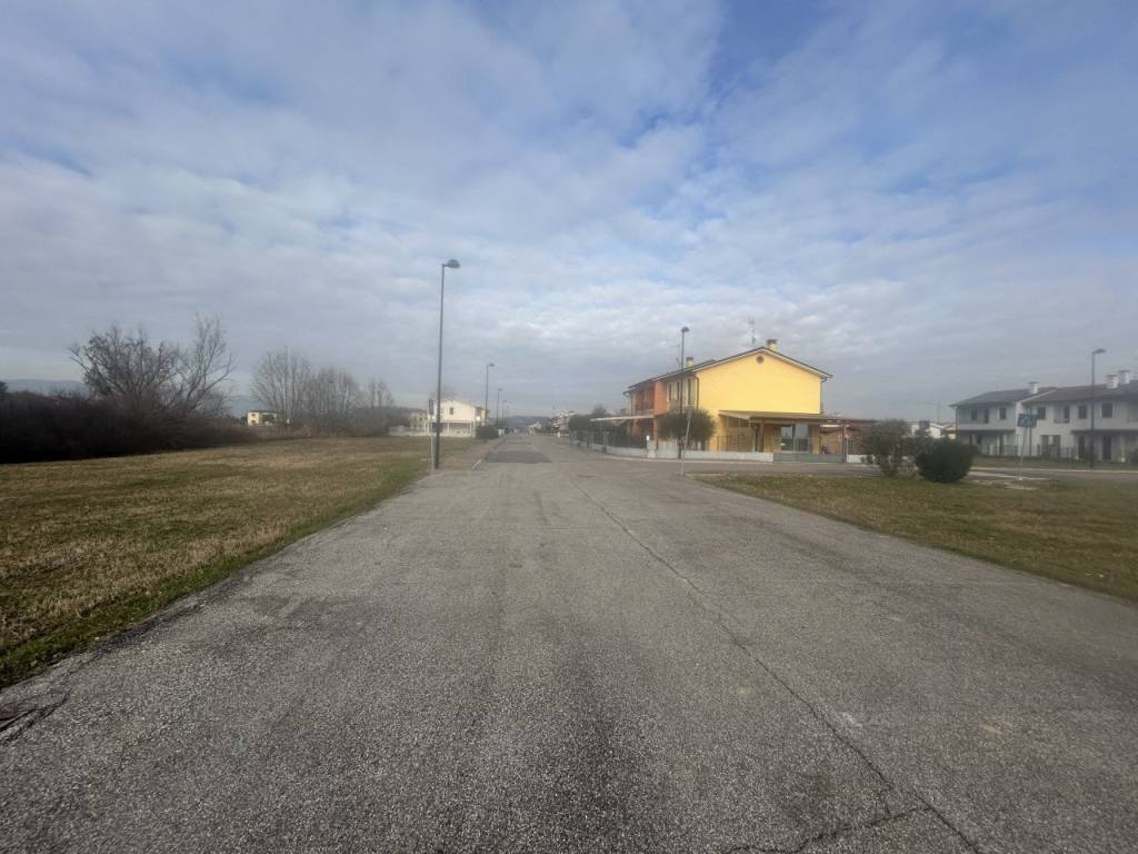Terreno a Albettone in Via Monte Grappa, Albettone (VI) - Foto 2