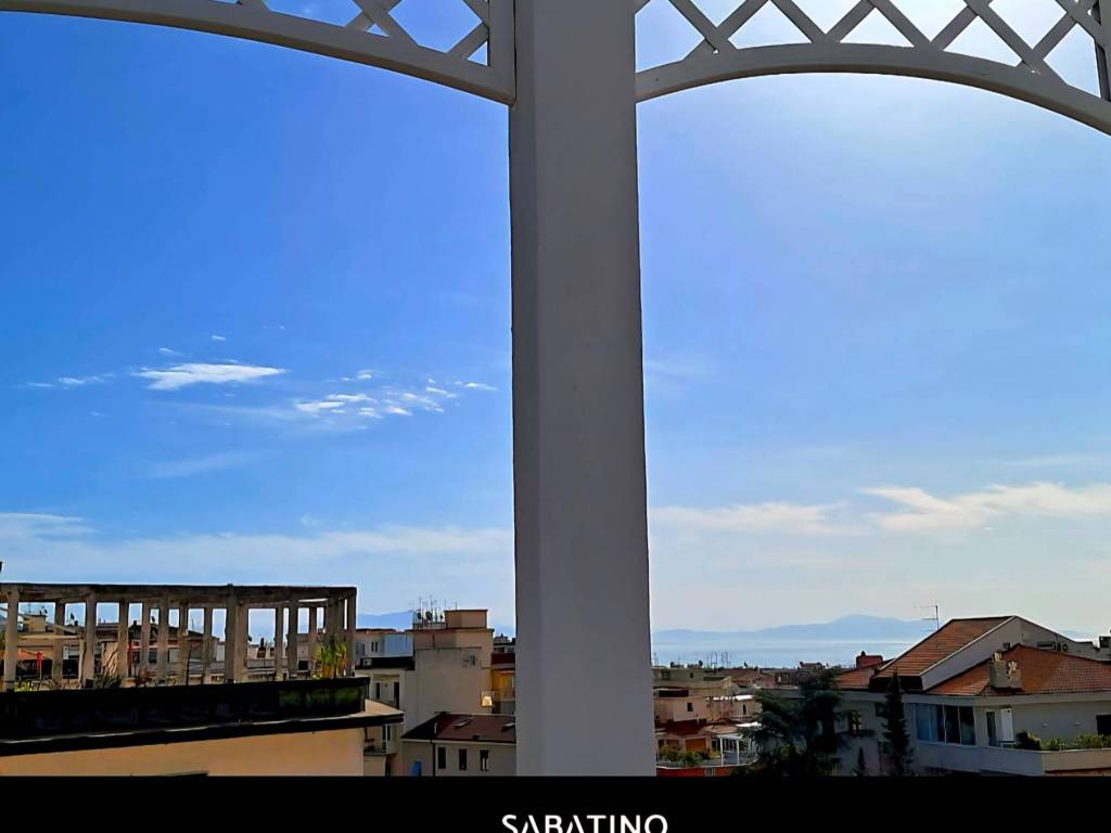 Attico / mansarda a Salerno in Via Arce, 10 - Foto 3
